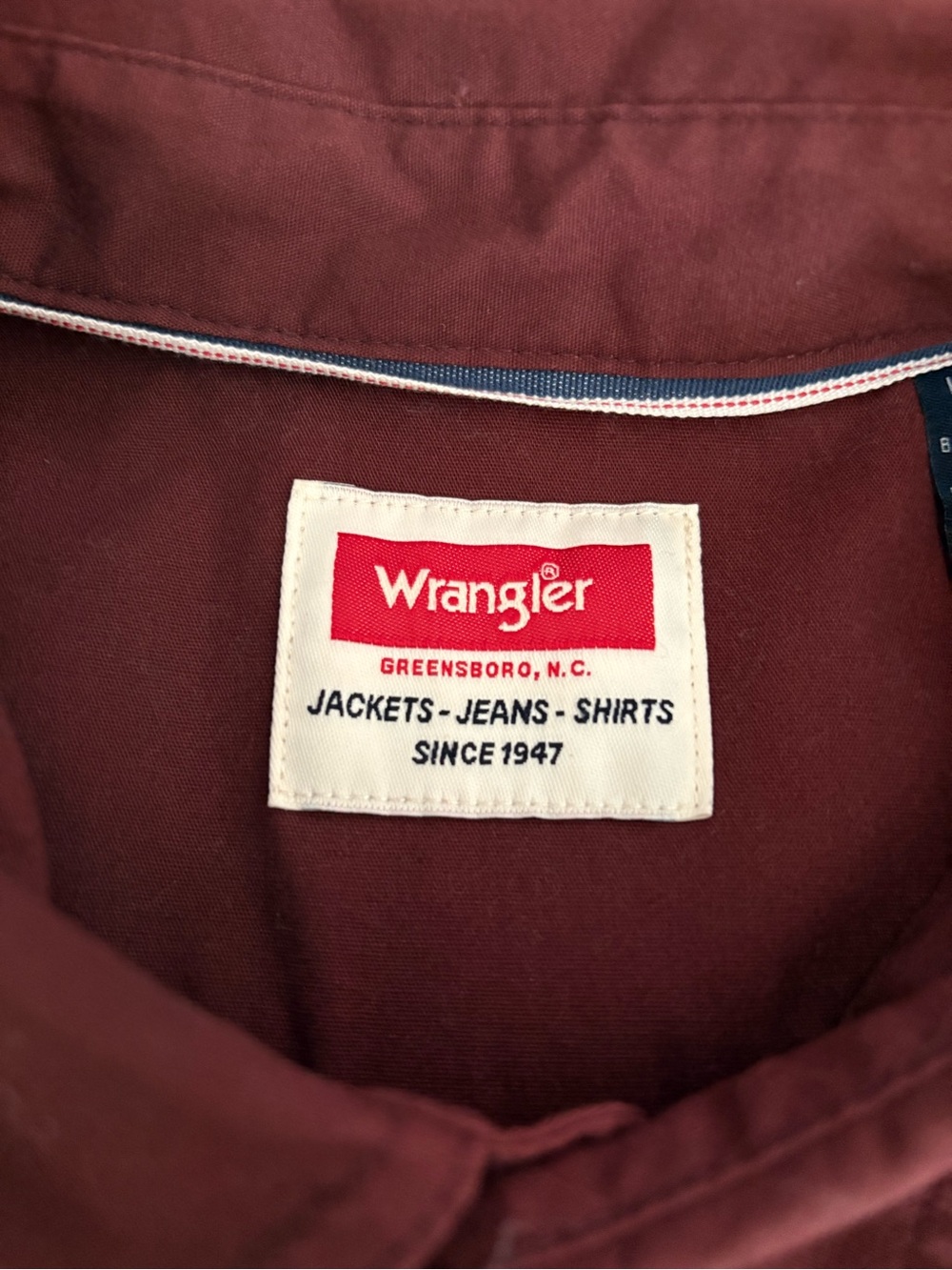 Wrangler Men’s Button-Down Work Shirt - Wine - Picture 3 of 7